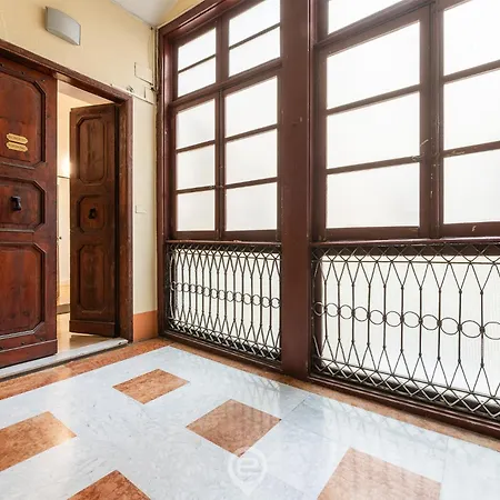 Le Scale Sul Porto * Cagliari